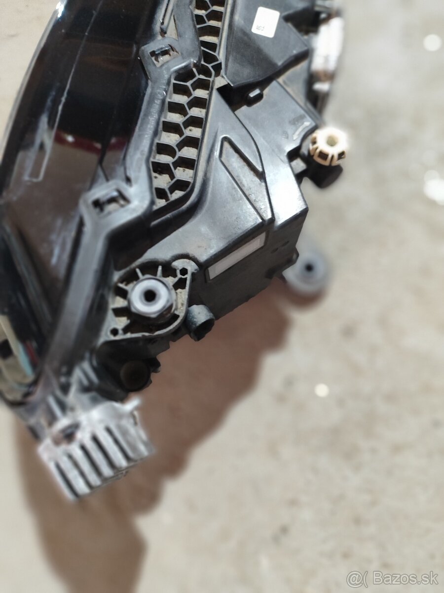 Svetlo ľavé Škoda Superb - 4