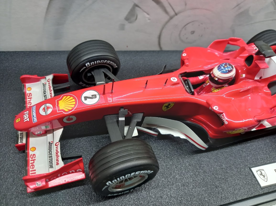 F1 FERRARI F2005 2005 RUBENS BARRICHELLO HOTWHEELS 1:18 - 4