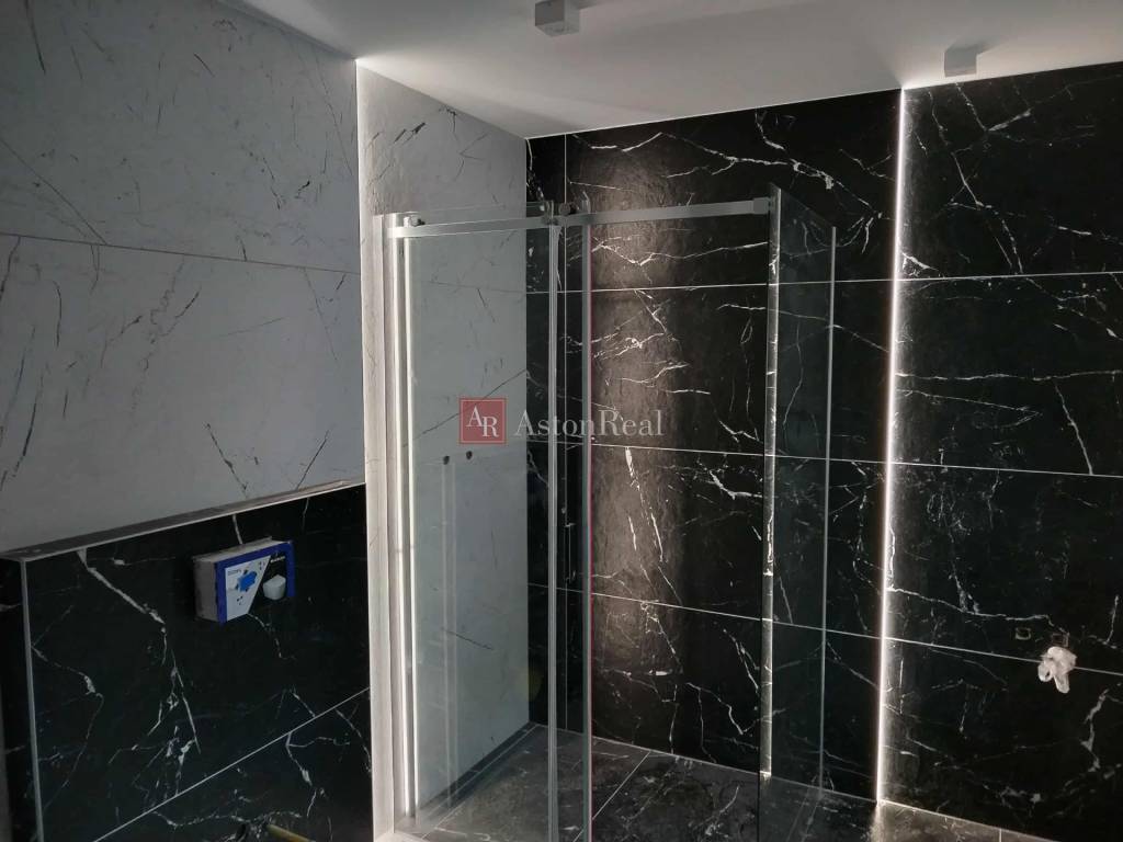 Predaj:Prerobený 5-izbový RODINNÝ DOM, pozemok 547 m2, Marti - 4