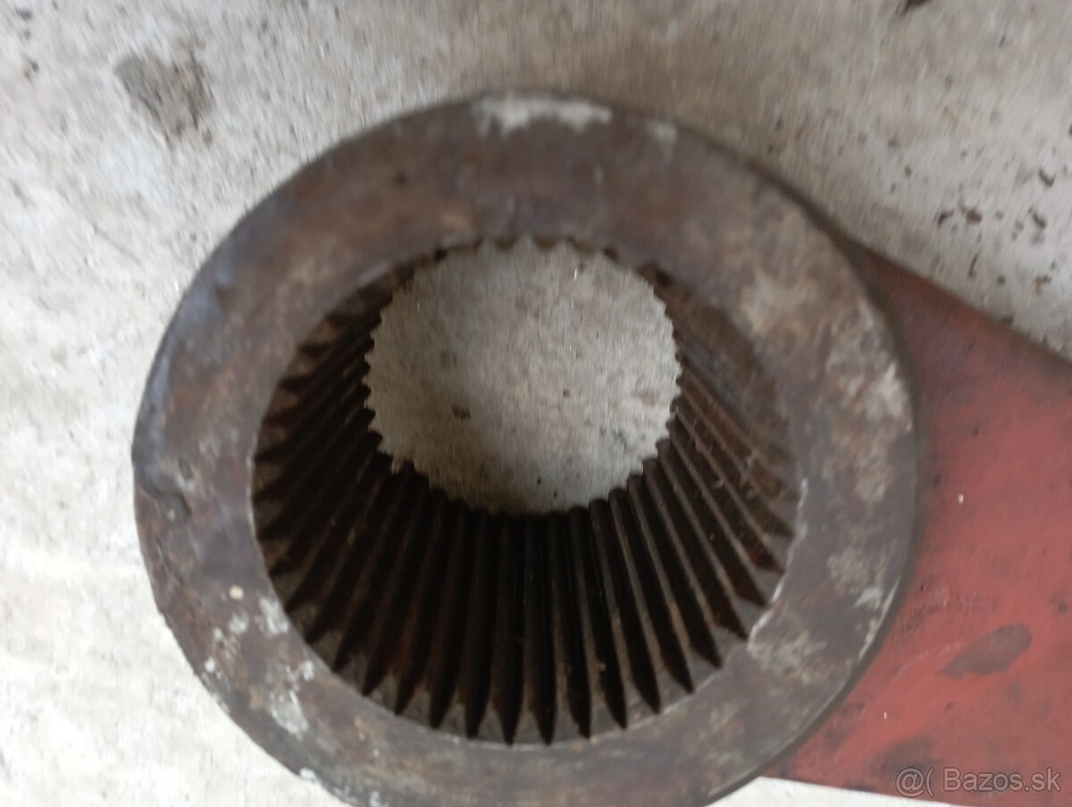 Piest a rameno hydrauliky Zetor super - 4