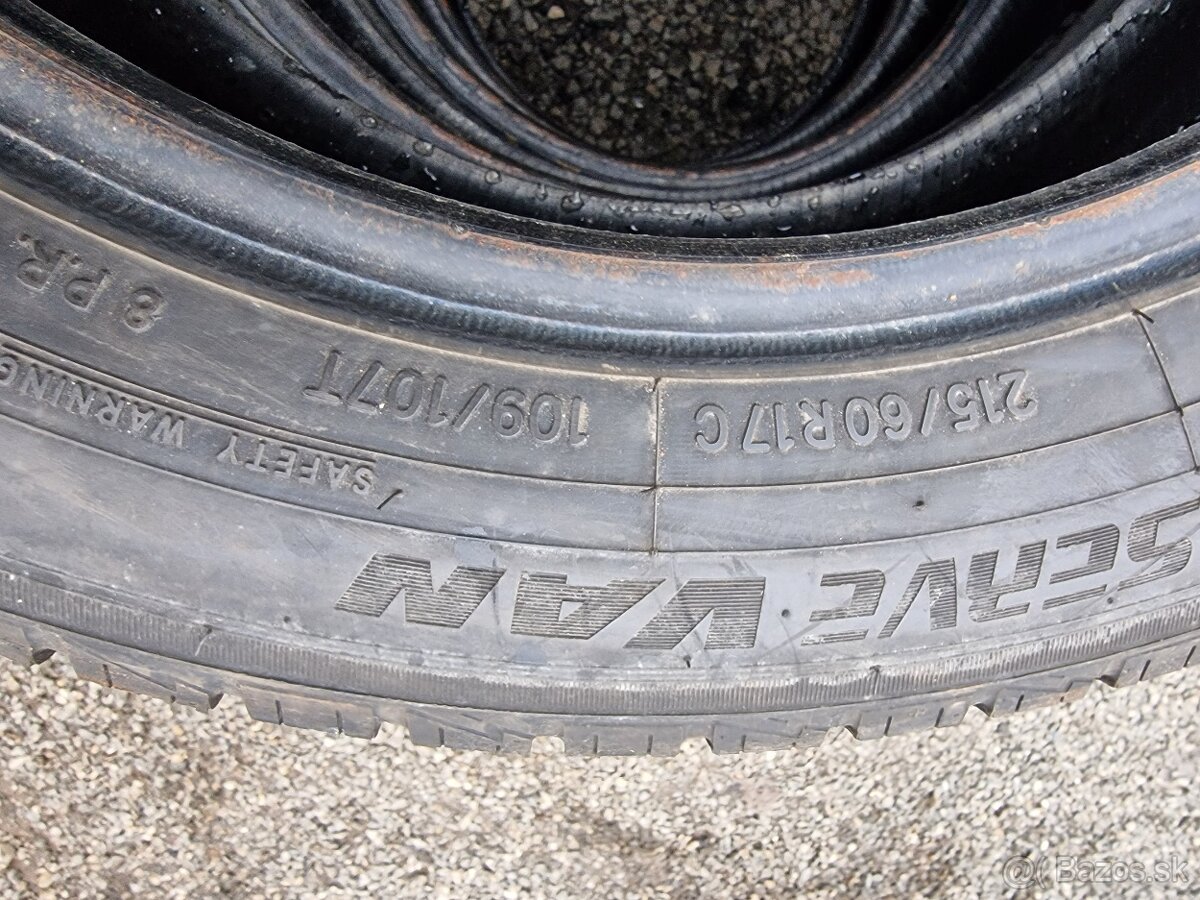 Zim.pneu 215/60R17C Toyo - 4