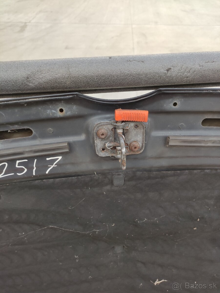 vw touran 2011 predna kapota - 4