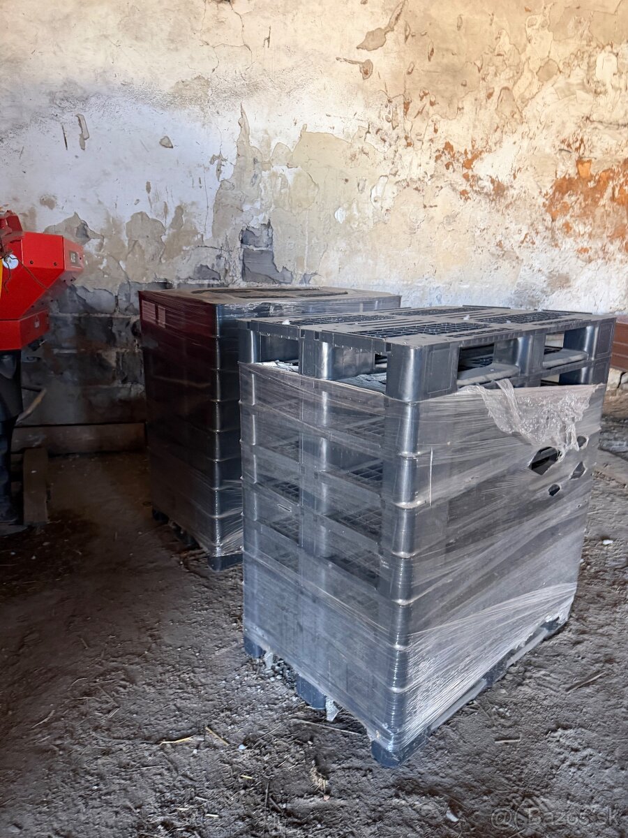 Palety plastové - 4