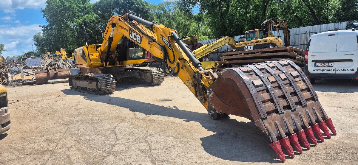 predám pásový báger JCB 220LC - 4