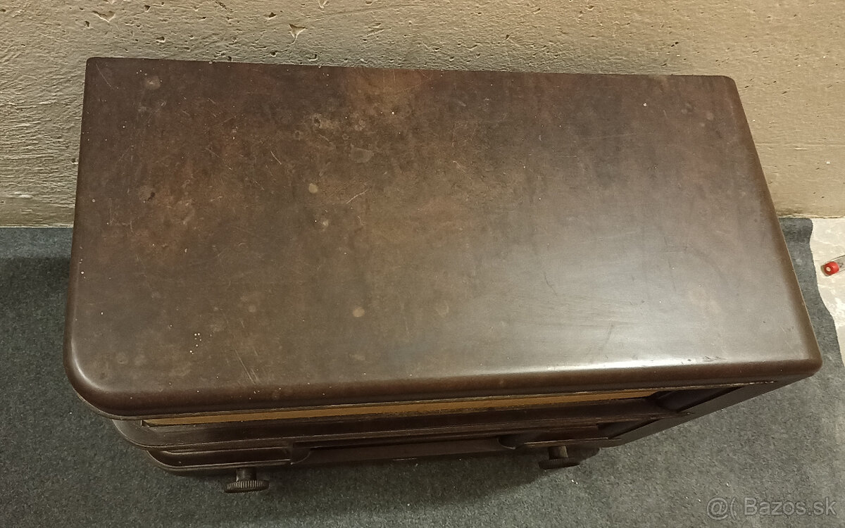 Staré retro bakelitové rádio Rektra RA90, ČSR 1939 - 4