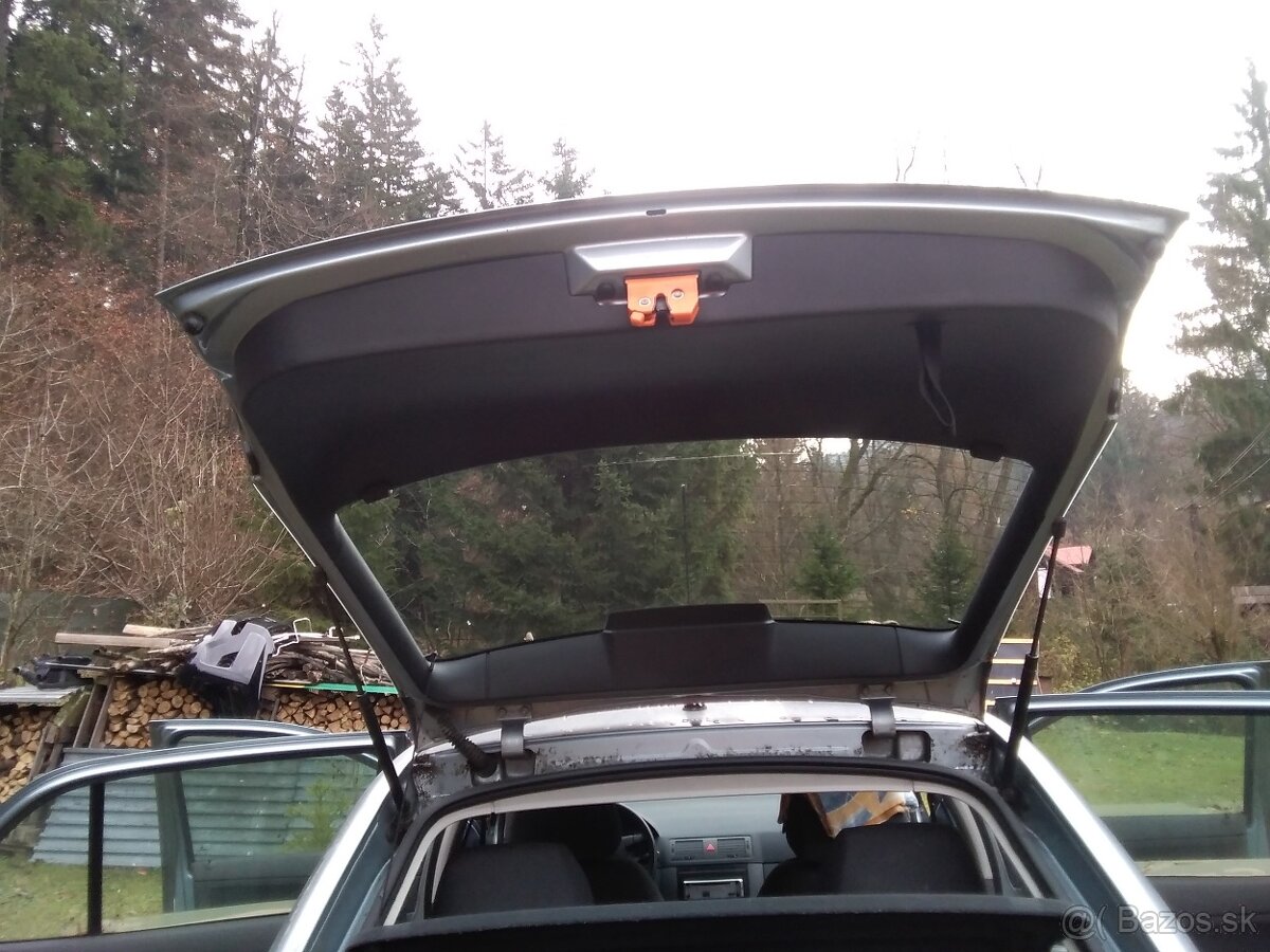 Skoda Fabia piate dvere zadná kapota - 4