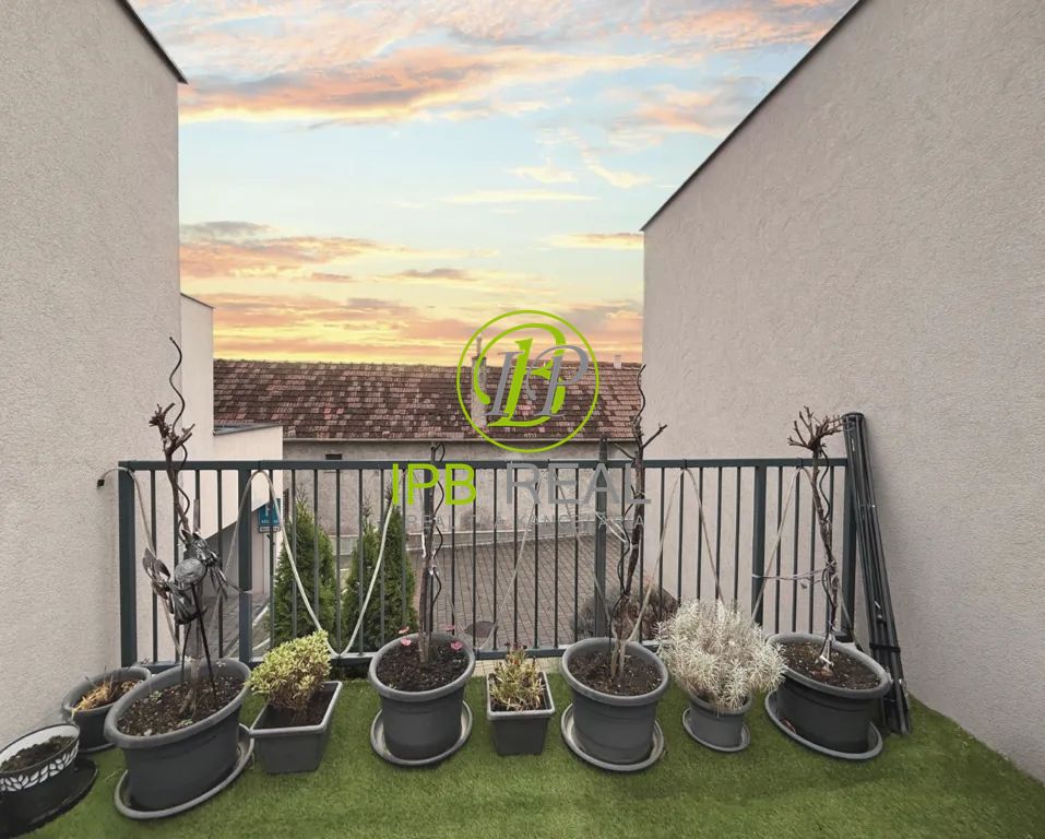 3-izb. byt s veľkou terasou a parkovaním v novostavbe v Pezi - 4