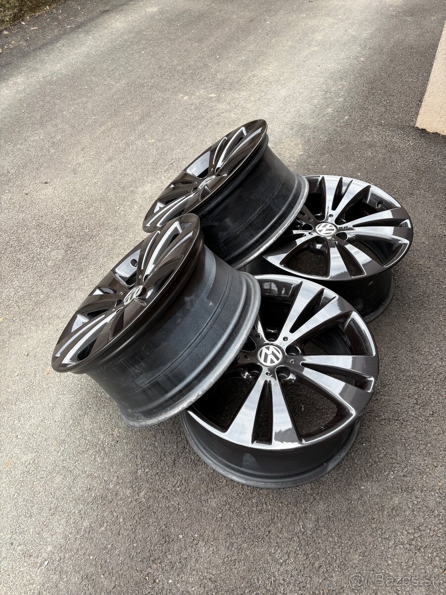 ZRENOVOVANE orig. VW R18 Chicago - 4