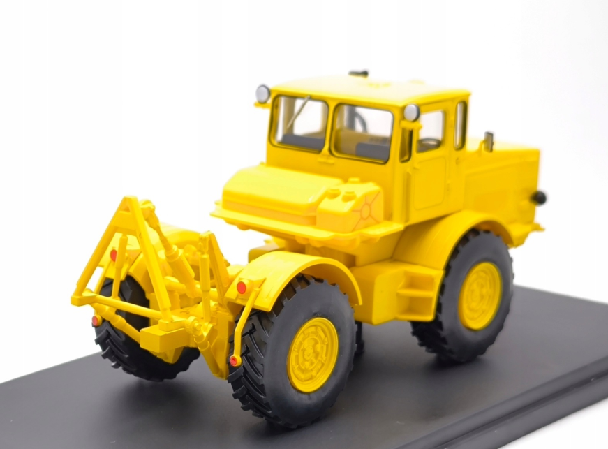 Kirovec K-700 1:43 - 4