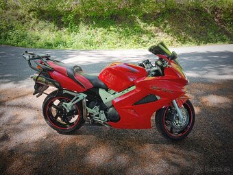 Honda VFR 800F - 4