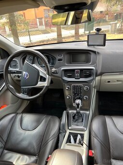 Predám Volvo V40 CC D2 A/T 1,6/84kW - 4