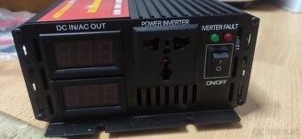 Menič napätia 12V/24V na 230V čistý sínus - 4