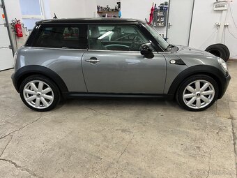 Mini Cooper 1.6i XENONY SERVISKA VYHŘ.SEDADLA ALU KŮŽE - 4