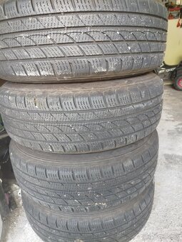 Predám elektróny kia plus zimné pneu 215/70R16 - 4