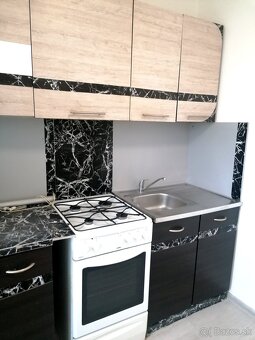 1-izbový byt s balkónom, IHNEĎ VOĽNÝ - 4