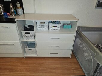 Komoda s prebalovacim pultom - 4