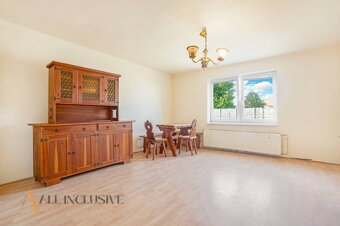 ALL INCLUSIVE | NA PREDAJ STARŠÍ RD NA 914 M² POZEMKU, MALÉ - 4