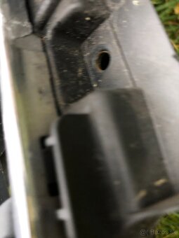 Maska audi a5 07-11 8T0 mrizka do nárazníku znak - 4