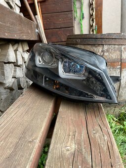 Predné svetlá VW Golf 7 U-TYPE Black - 4