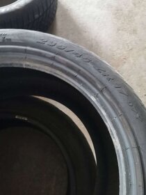 4xletné pneu pirelli 235-45-R17 - 4