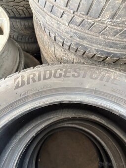 Pneu 215/55 R17 - 4