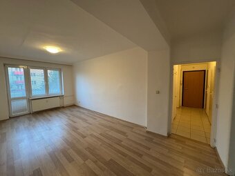 Na predaj 2-izbový byt - 4