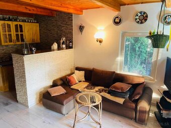 Na predaj veľmi pekná chata na celoročné bývanie -Geča - 4