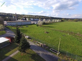 48 ÁROVÝ ROVINATÝ POZEMOK S BUDOVOU VHODNÝ NA VÝSTAVBU - SOV - 4