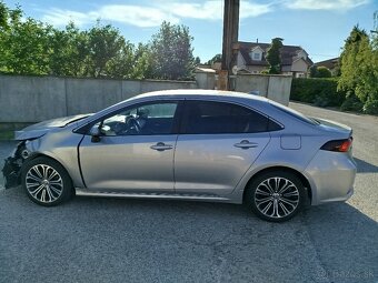 Toyota Corolla sedan 1,5i A/T r.v.2023. - 4