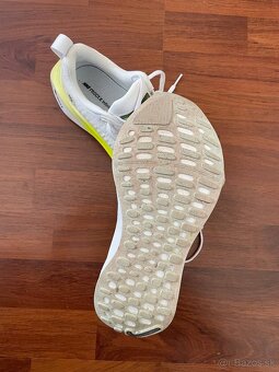 Bežecké tenisky NIKE REACT X INFINITY RUN 4 - 4