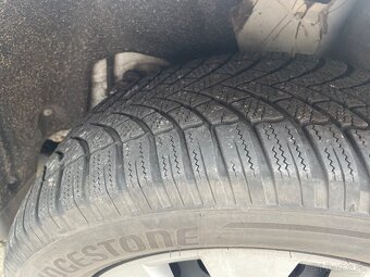 215/60 R16 112/16 99V6J - 4