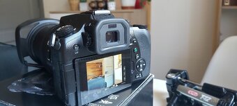 Panasonic Lumix DMC-FZ2000 - 4