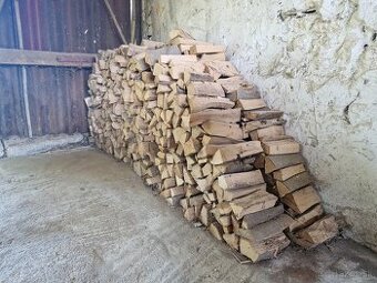 Palivové drevo, naštiepané - cca 0,5m³. - 4