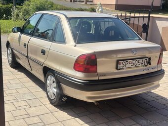 Predam Opel astra Classic, 1.6 , Benzin, 55kw, 2001 - 4