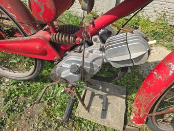 Motoguzzi - 4