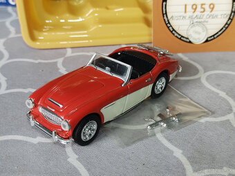 1:43 UK roadstery - 4