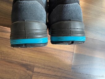 Turistické topanky - podrážka Vibram - 4
