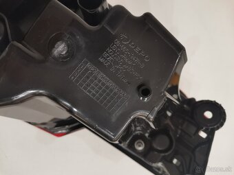 Zadné práve svetlo škoda octavia 4 - 4