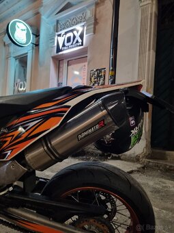 KTM SMC 690 R Supermoto - 4