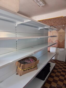 Obojstranný kovovy regal - 4