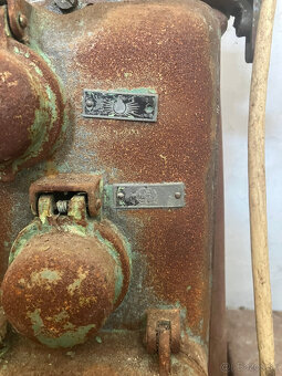 Priemyselný šijací stroj MINERVA - 4