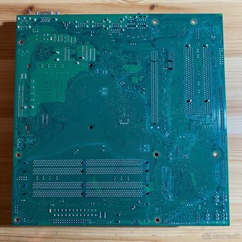 Predám základnú dosku – Intel Desktop Board (LGA775) - 4