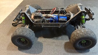 Predám Traxxas Maxx 1:10 - 4