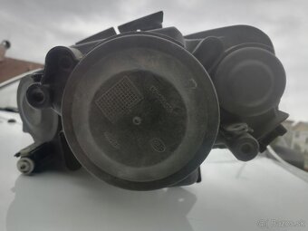 Predam svetlo na vw passat B6 - 4