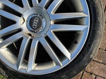 Predám originál puklice Audi + pneumatiky (dojazdové) - 4