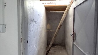 Predaj murovaná garáž s elektrinou, montážna jamou+skladový - 4