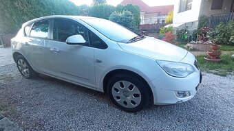 Opel Astra - 4
