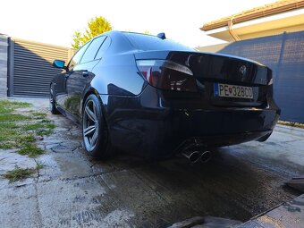 BMW E60 550i, manuál - 4