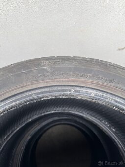225/45R17 - 4