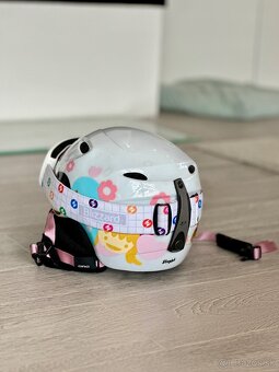 detska prilba giro s okuliarmi - 4